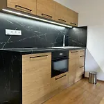 Ar Tahiti Black Apartment Kosice