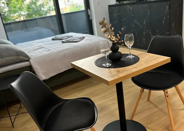 Ar Tahiti Black Apartment